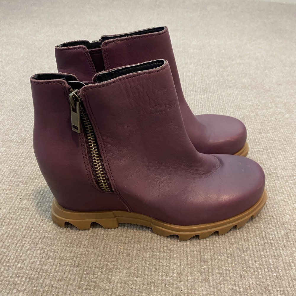 Sorel Boots Womens Size 6.5 Purple Leather‎ Wedge Ankle Zip Booties NL4509-602